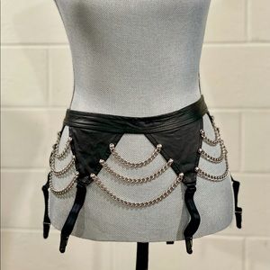 Sexy leather garter belt